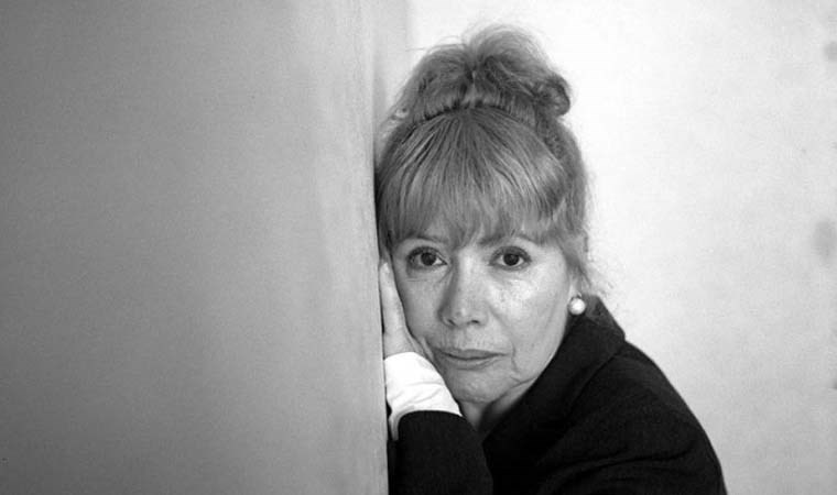 Edebiyatımızın ustasına veda… Füruzan son yolculuğuna uğurlandı