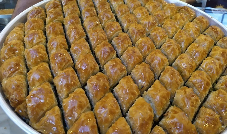 Sanıldığı kadar zor değil… Çıtır Çıtır baklavanın püf noktası ustasından