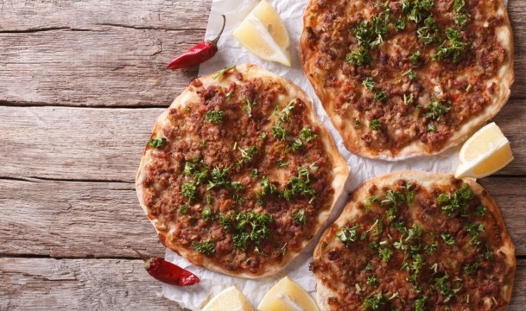 Hem pratik hem lezzetli: Fit lahmacun tarifi!
