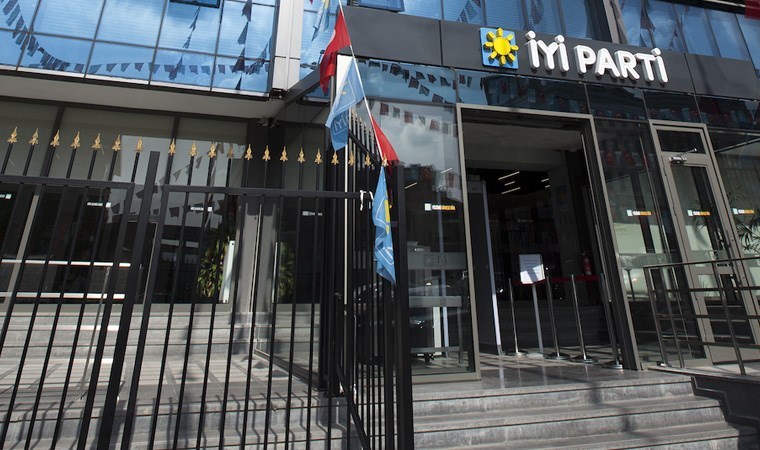 İYİ Partili isimden sürpriz hamle: Adaylıktan çekildi, ‘Cumhur’u destekleme kararı aldı