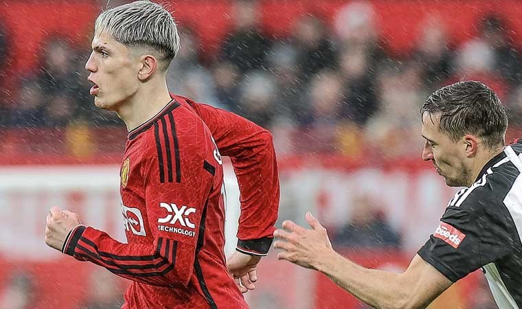 Manchester United’da galibiyet serisi biti!