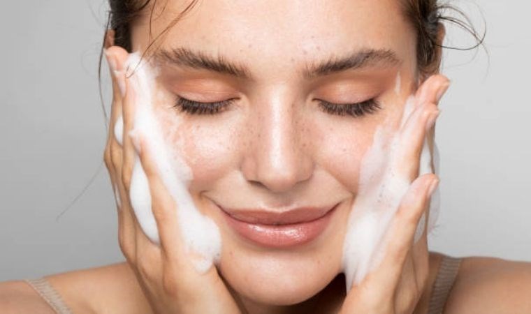 Kore’nin cilt bakımında yükselen yıldızı: İşte Double Cleansing yöntemi…