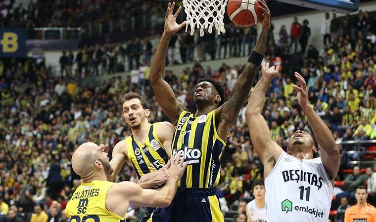 Fenerbahçe farklı kazandı adını finale yazdırdı