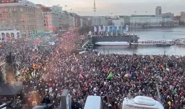Almanya’da yaklaşık 100 bin kişi, aşırı sağı protesto etti