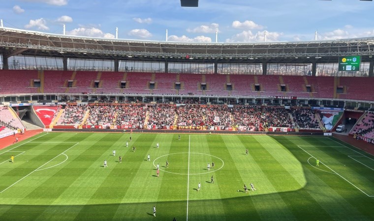 3 büyüklerin tekliflerini reddetti: Eskişehirspor’un 18 yıldır gollerinin sesi! - Son Dakika Spor Haberleri | Cumhuriyet