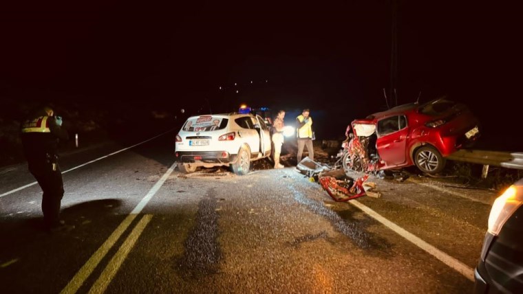 Şanlıurfa’da iki otomobil çarpıştı: 1 ölü, 2 yaralı