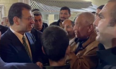 Yurttaş namaz çıkışı İmamoğlu’nun yanına geldi ve sıraladı: ‘81 tane vali, 17 tane bakan, 1 tane Cumhurbaşkanı tek başına hepsinin hakkından geliyorsun’ – Son Dakika Siyaset Haberleri | Cumhuriyet