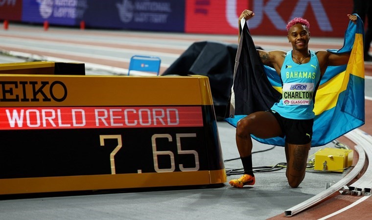 Devynne Charlton’dan dünya salon rekoru!