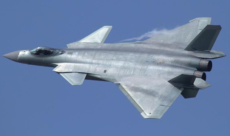 Doğu Çin Denizi’nde gerginlik: Çin’e ait uçaklara önleme!