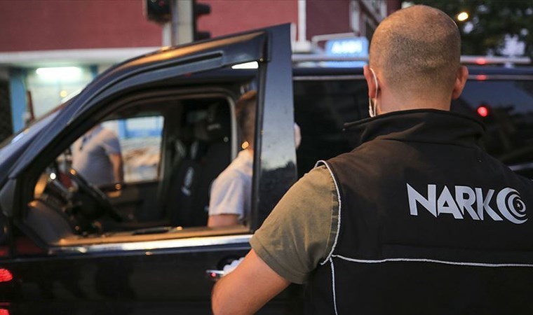 Şüphe üzerine durduruldu: Üzerlerinden uyuşturucu çıktı