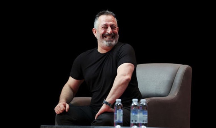 Cem Yılmaz, yeni gösterisinin gelirlerini Oyuncular Sendikası’na bağışladı