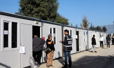 Hatay'da seçmenler sandık başında: Bazıları konteynerlerde oy kullandı – Son Dakika Türkiye Haberleri | Cumhuriyet