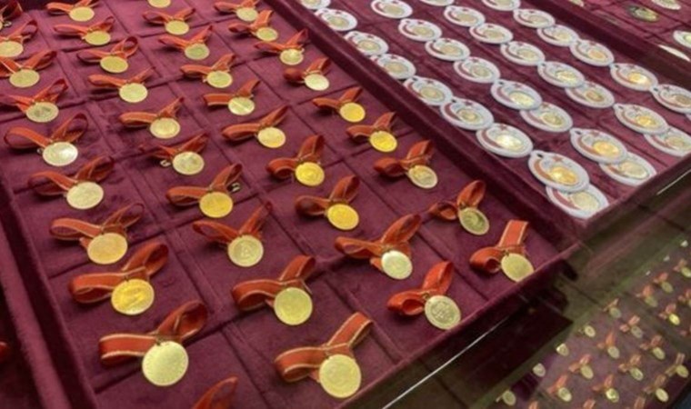 Yatırımcılar dikkat… Gram altın tüm zamanların zirvesinde! Gram altın, çeyrek altın, Cumhuriyet altını ne kadar oldu? 7 Mart 2024 altın fiyatları…