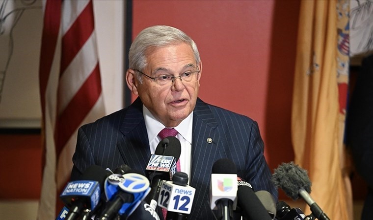 ABD’li Senatör rüşvetle suçlanıyordu: Yeni suçlamalar eklendi