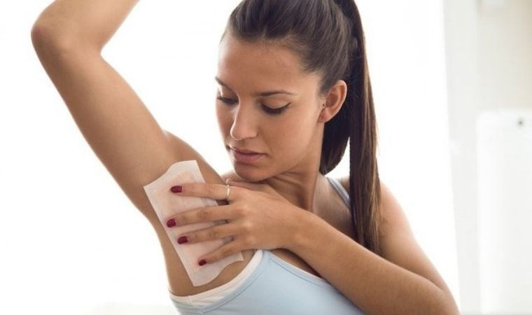 Evdeki malzemelerle istenmeyen tüylere veda! İşte evde yapabileceğiniz tüy dökücü 5 bitkisel çözüm…