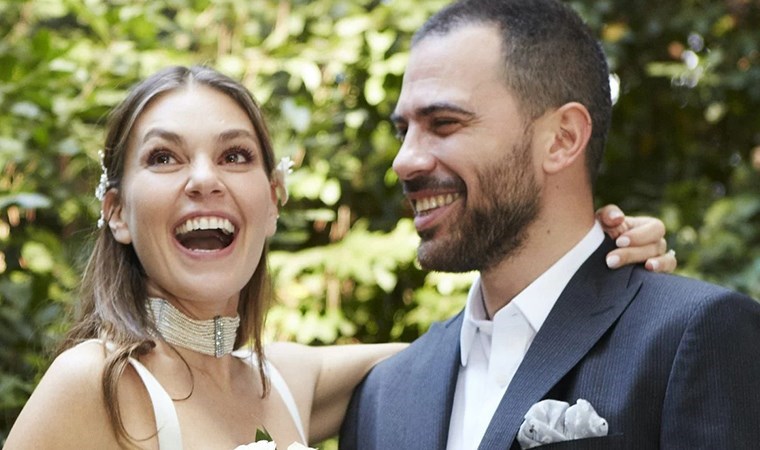 Güzellikleriyle sosyal medyanın gündeminde: Aslı Enver kızı Elay’ın yüzünü ilk kez gösterdi