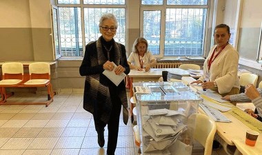 Oyuncu Tülin Oral oyunu Beşiktaş’ta kullandı – Son Dakika Yaşam Haberleri | Cumhuriyet