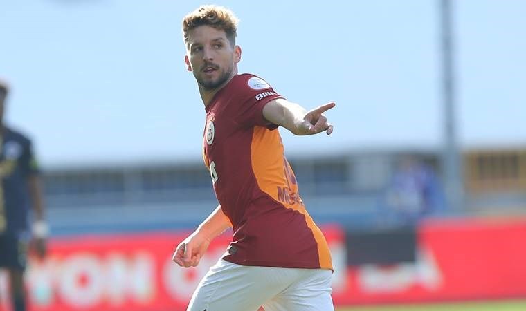 Galatasaraylı Dries Mertens’ten parmak ısırtan performans!