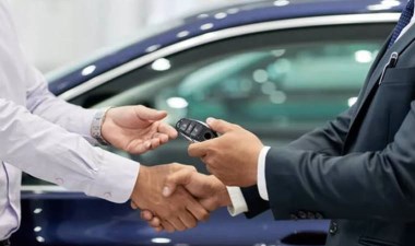 Otomobil satışında yeni dönem… Birçok bayi bu yöntemi kullanıyor: Kredi kartına 12 taksitle otomobil – Son Dakika Ekonomi Haberleri | Cumhuriyet