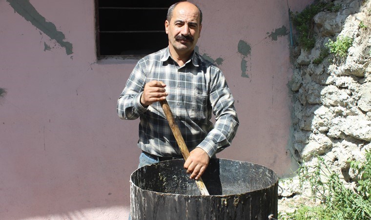 Defne ağacının meyvesinden yapılıyor, egzama ve kepeğe iyi geliyor! Kilosu 450 TL…