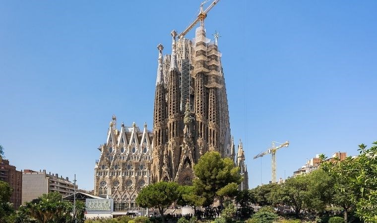 141 yıldır sırrı çözülemeyen kilise sonunda tamamlanıyor: Mimar Antoni Gaudi’nin şaheseri olan La Sagrada Familia ve ardıdaki gizem…