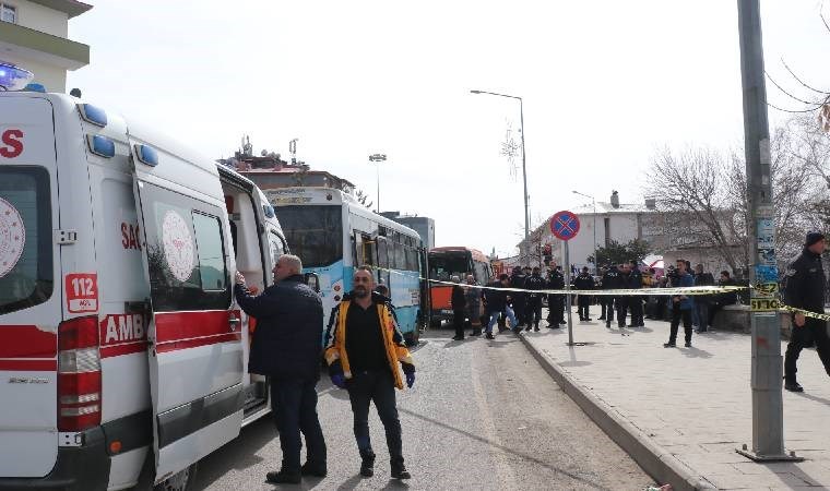 Erzurum’da feci kaza… 3 araç birbirine girdi: Çok sayıda yaralı var!