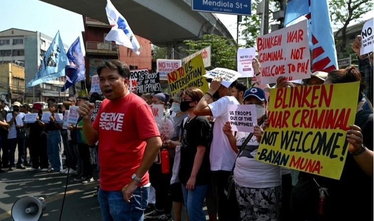 ABD’li bakana Filipinler’de protesto: Savaş suçlusu, hoş gelmedin