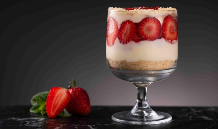 Çilekli Magnolia: Hafif ve lezzet dolu bir tatlı deneyimi