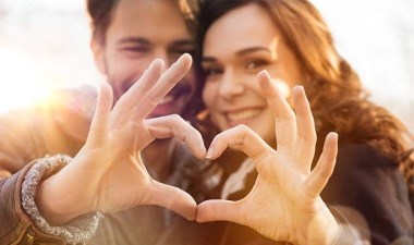 Birlikte çok eğlenen zodyak çiftleri: Kahkahalarıyla herkesi neşelendiriyorlar… – Son Dakika Astroloji Haberleri | Cumhuriyet