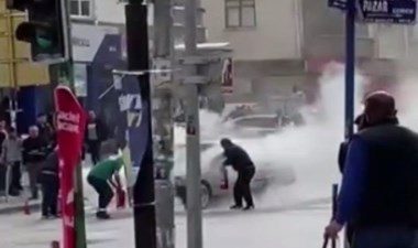 Seyir halindeki araç aniden alev aldı – Son Dakika Türkiye Haberleri | Cumhuriyet