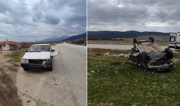 Afyonkarahisar’da iki otomobil çarpıştı: Yaralılar var!