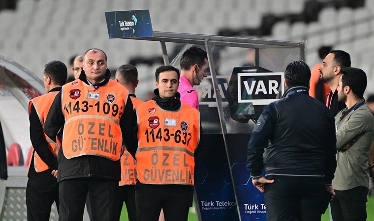 Eski hakemler Karagümrük - Fenerbahçe maçını değerlendirdi: Karagümrük'ün kırmızı kart gördüğü pozisyon penaltı mı?