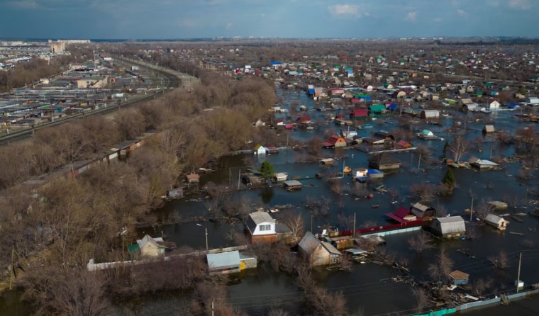 Sibirya nehirlerinde sel felaketi büyüyor: Kazakistan ve Rusya alarma geçti