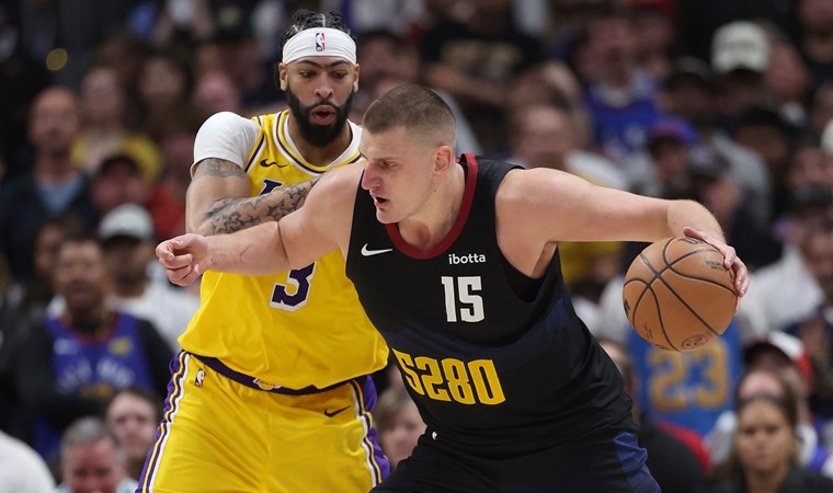 NBA play-off turunda skandal: Nikola Jokic'in ağabeyi taraftara yumruk attı!