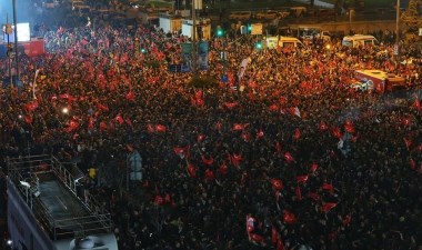 Saraçhane’de kutlamalar! Metro seferleri uzatıldı – Son Dakika Türkiye,Siyaset Haberleri | Cumhuriyet