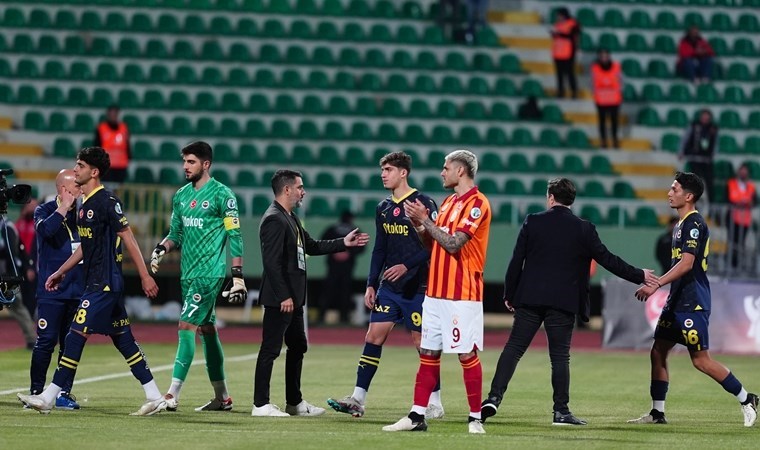 Spor yazarları Fenerbahçe’nin sahadan çekilmesini yorumladı: ‘Türk futbol tarihine utanç sayfası olarak kaydedilecek’