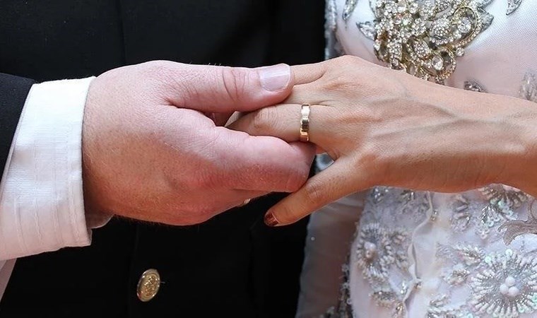 Avukatın ‘yanlış düğmeye basması’ üzerine çift boşandı