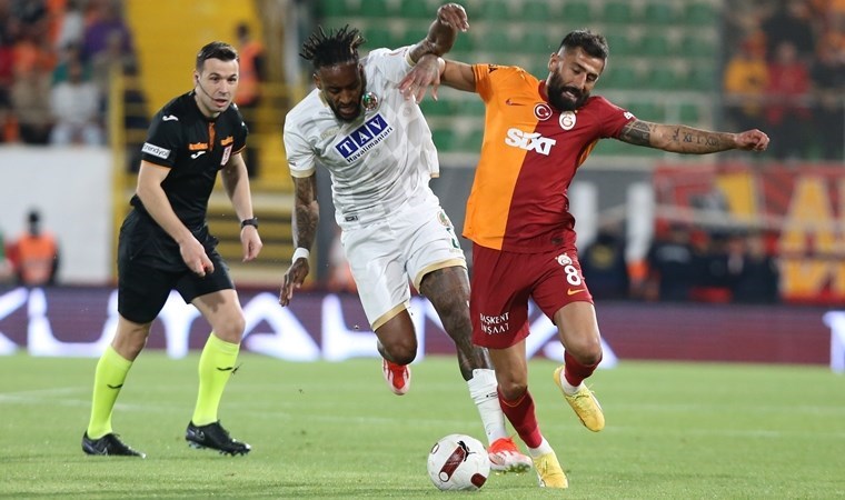Eski hakemler Alanyaspor – Galatasaray maçını değerlendirdi: Kırmızı kart doğru mu?