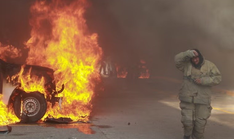 Meksika’da protesto dalgası: Hükümet binasını ateşe verdi