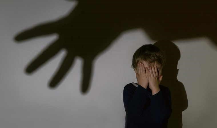 Mersin’de otizmli çocuğa şiddete 12 ay hapis cezası