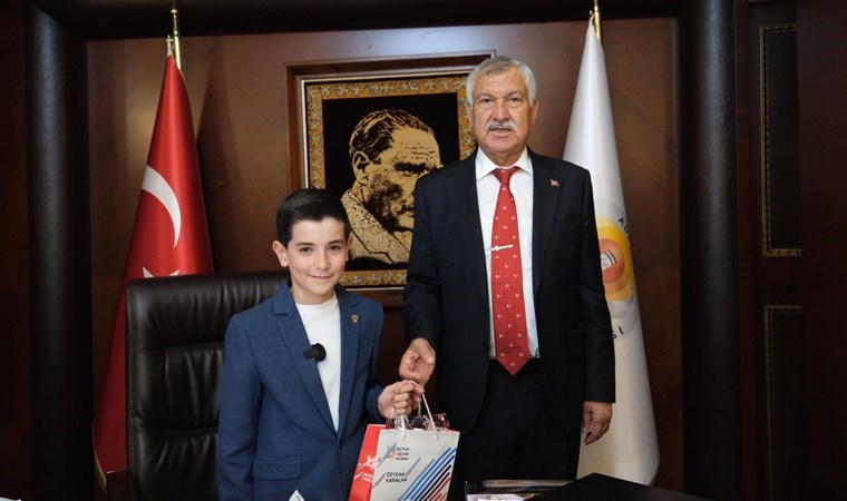 Zeydan Karalar makamını minik Ata Ergül’e teslim etti