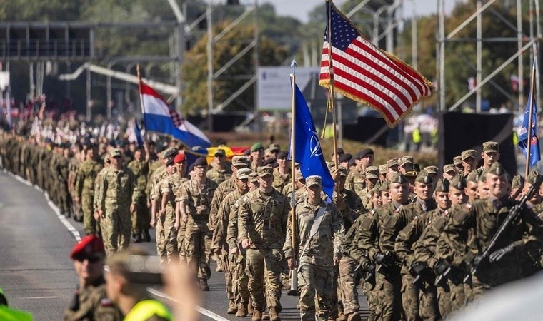 NATO’dan bir ilk: Fiilen Rusya’ya karşı yapıyoruz