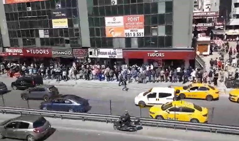 İstanbul’da ucuz baklava için metrelerce kuyruk… İşte krizin kanıtı!
