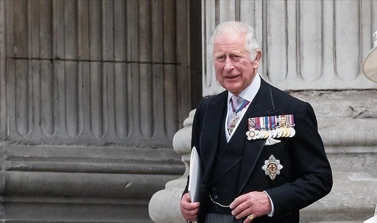 Kral III. Charles imzaladı: Ruanda Planı yasalaştı