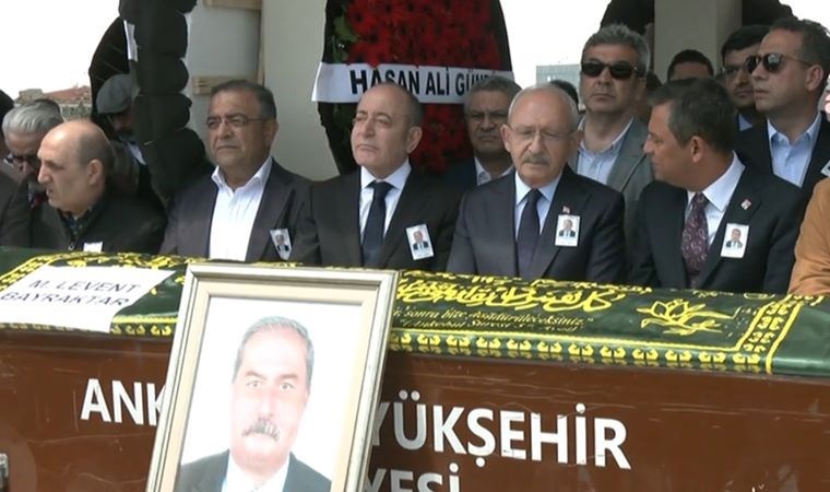 CHP lideri Özel ve Kılıçdaroğlu CHP TBMM Grup Müdürü Bayraktar’ın cenaze namazını birlikte kıldı