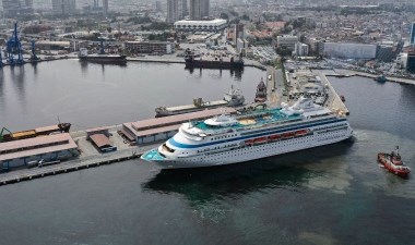 İzmir'e sezonun ilk kruvaziyeri geldi – Son Dakika Ekonomi,Cumhuriyet'in Egesi Haberleri | Cumhuriyet