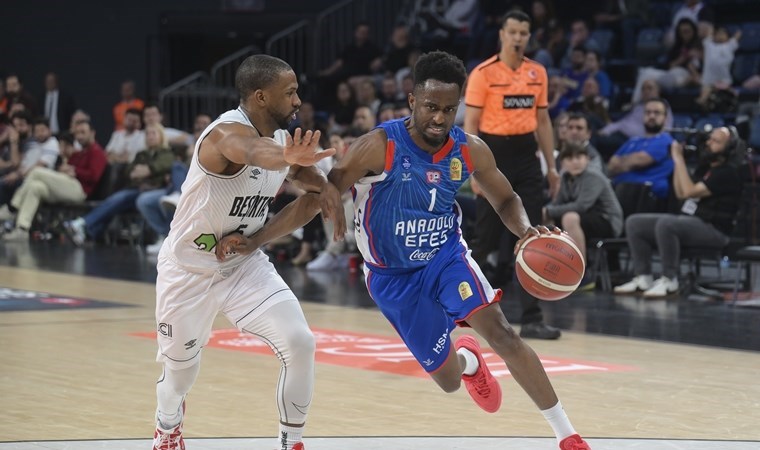 Anadolu Efes’ten derbide Beşiktaş’a 15 sayı fark