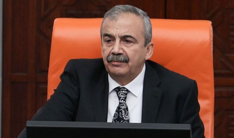 Sırrı Süreyya Önder TBMM’de oturumu yönetirken rahatsızlandı