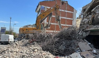 Avcılar'da bir binanın balkonlarında yan duvar olarak bitişik binanın duvarı kullanılmış – Son Dakika Türkiye Haberleri | Cumhuriyet