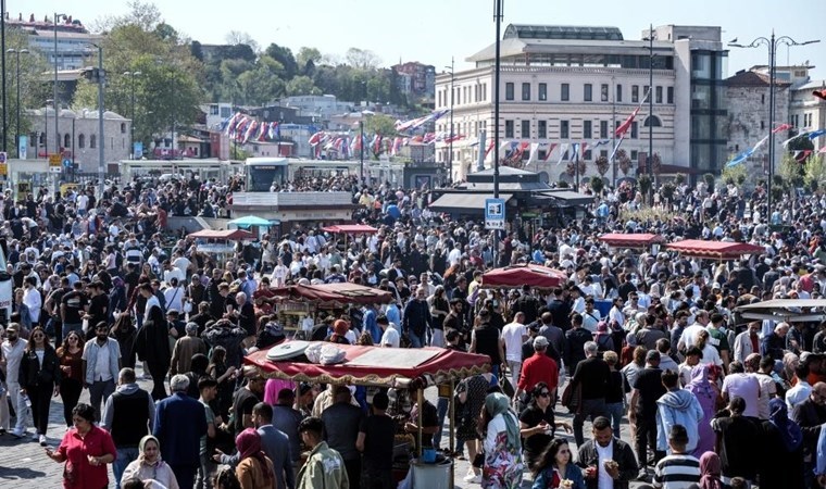 Eminönü’nde bayramın son gününde yoğunluk